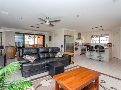 78 Verdant Crescent, Seville Grove WA 6112