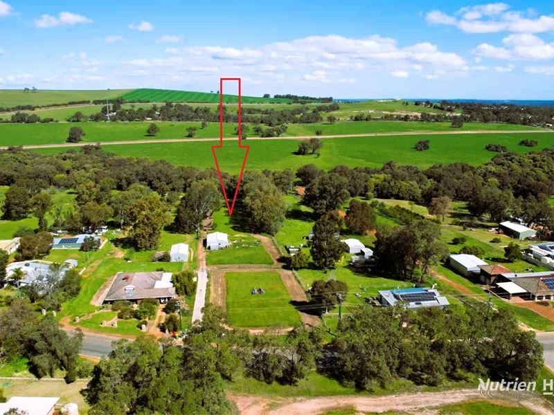 72 Robinson Street, Gingin WA 6503