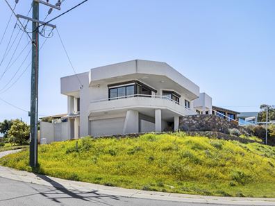10 Hocking Parade, Sorrento WA 6020