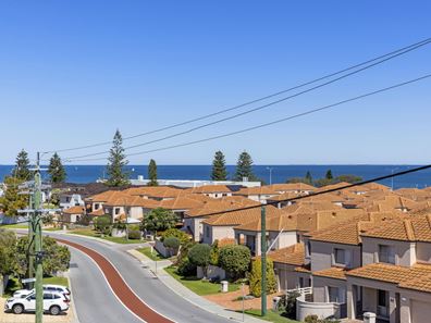 10 Hocking Parade, Sorrento WA 6020