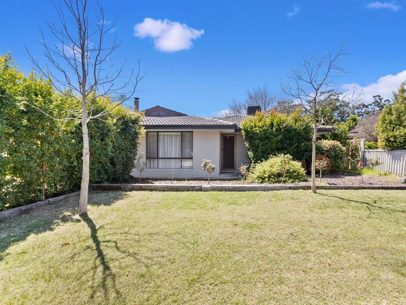 8 Nicholli Court, Ballajura WA 6066