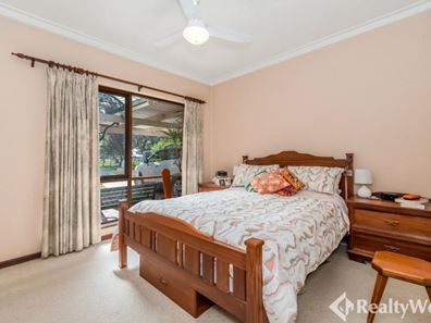 6 Spencer Court, Redcliffe WA 6104