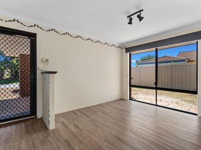 11 Kulungar Elbow, South Guildford WA 6055