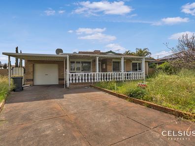 17 Balaka Way, Queens Park WA 6107