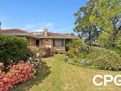 12 Mary Drive, Lesmurdie WA 6076