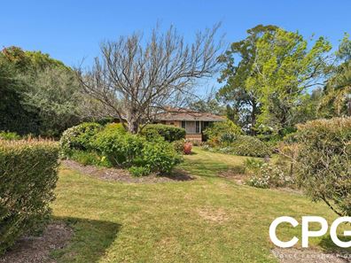 12 Mary Drive, Lesmurdie WA 6076
