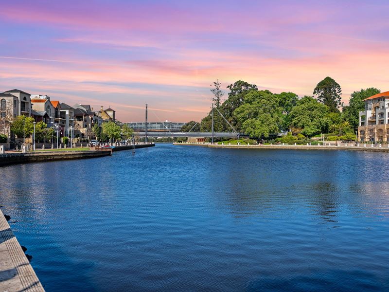 55 Henry Lawson  Walk, East Perth WA 6004