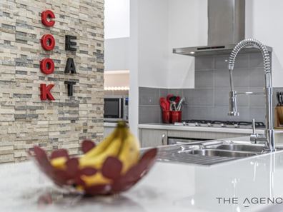 20 Coquette Pass, Dudley Park WA 6210