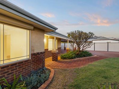 9 Warnt Court, South Guildford WA 6055