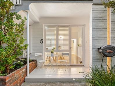 5/4 Richardson Avenue, Claremont WA 6010