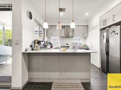 6 Ashdown Way, Hilbert WA 6112