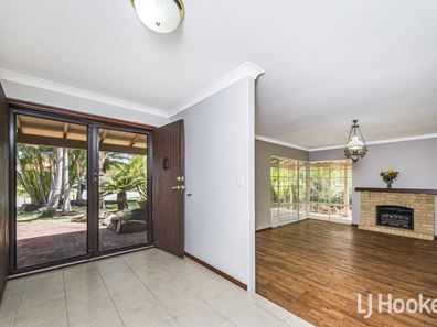 10 Camelot Court, Thornlie WA 6108