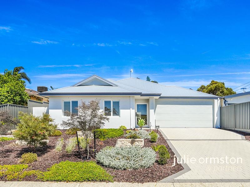 2 Avalon Close, Woodvale WA 6026