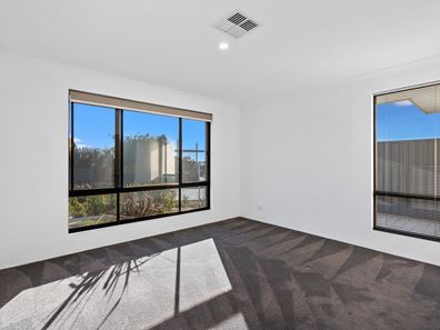 6 Picton Road, Lakelands WA 6180