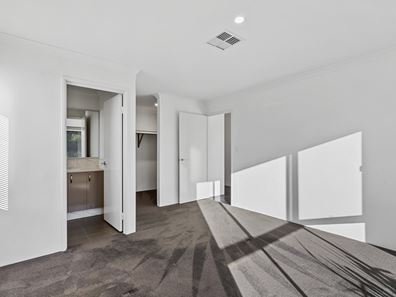 6 Picton Road, Lakelands WA 6180