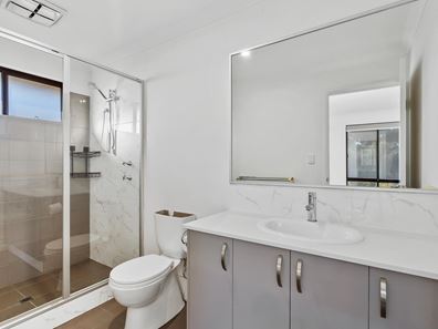 6 Picton Road, Lakelands WA 6180