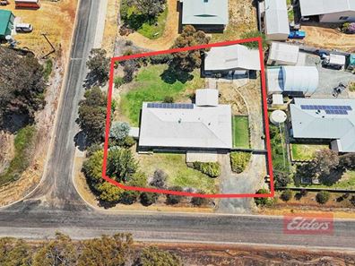 10 Cheetaning Street, Wandering WA 6308