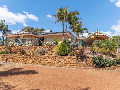 10 Nangana Way, Kalamunda WA 6076