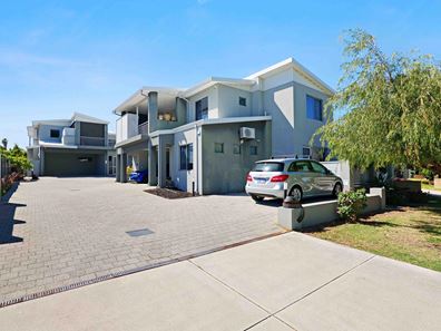 6/8 Ilumba Way, Nollamara WA 6061