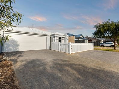 7 Mebbin Grove, Yanchep WA 6035