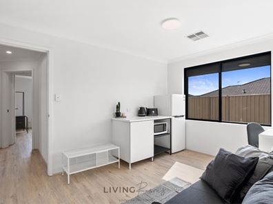Room/2  5 Plumeria Rise, Sinagra WA 6065