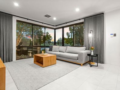 47 Sumich Gardens, Coogee WA 6166