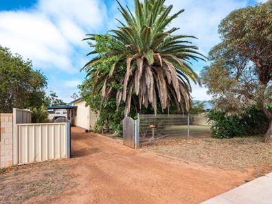 218 Second Street, Wonthella WA 6530