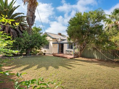 218 Second Street, Wonthella WA 6530