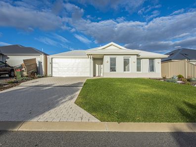 21 Lavinia  Crescent, Secret Harbour WA 6173