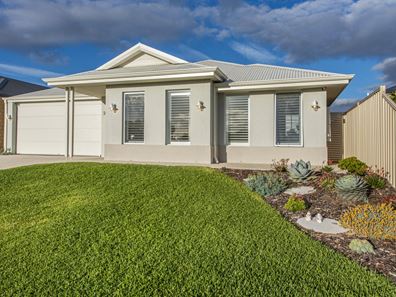 21 Lavinia  Crescent, Secret Harbour WA 6173