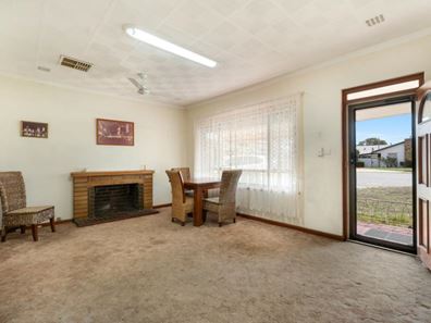 15 Jenever Place, Bentley WA 6102