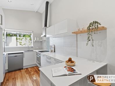 8/24 Stewart Street, Scarborough WA 6019