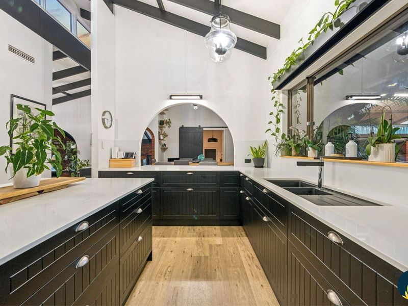8 Eatts Road, Roleystone