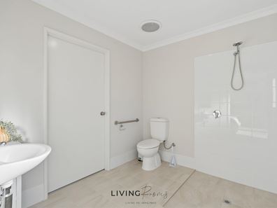 Room/6  4 Garrard Parade, Two Rocks WA 6037