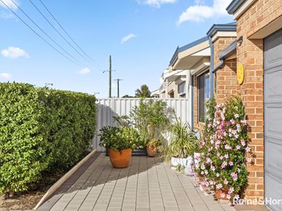 6/40 Kemp Street, Pearsall WA 6065