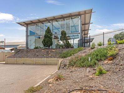 107-109 North West Coastal Highway, Wonthella WA 6530