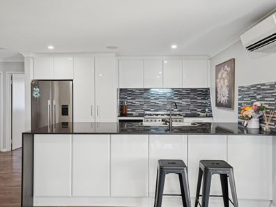 6 Welbourn Road, Swan View WA 6056