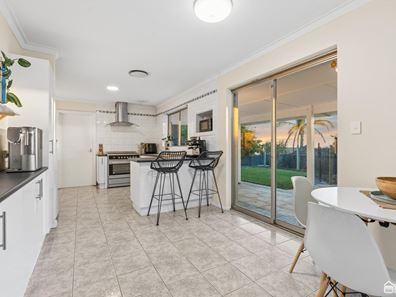 6 Katrina Terrace, Kelmscott WA 6111