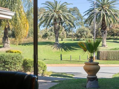 21A TELFORD CRESCENT, Stirling WA 6021