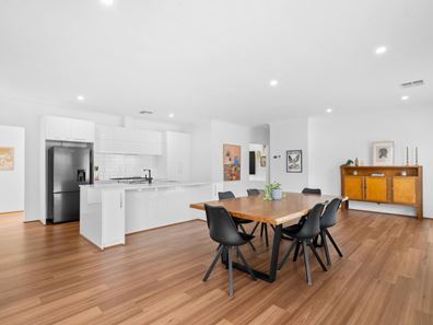 28 Headingley Link, Meadow Springs WA 6210