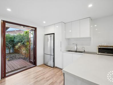 10C Halkin Place, Hamilton Hill WA 6163