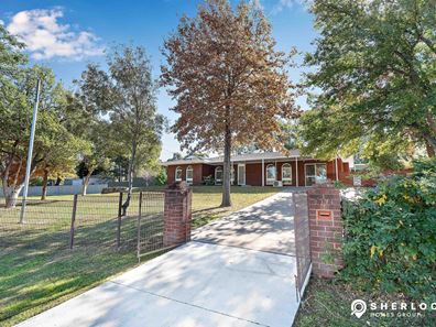 17 Glenwood Avenue, Helena Valley WA 6056