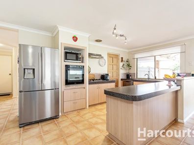 9 Brake Court, Banksia Grove WA 6031