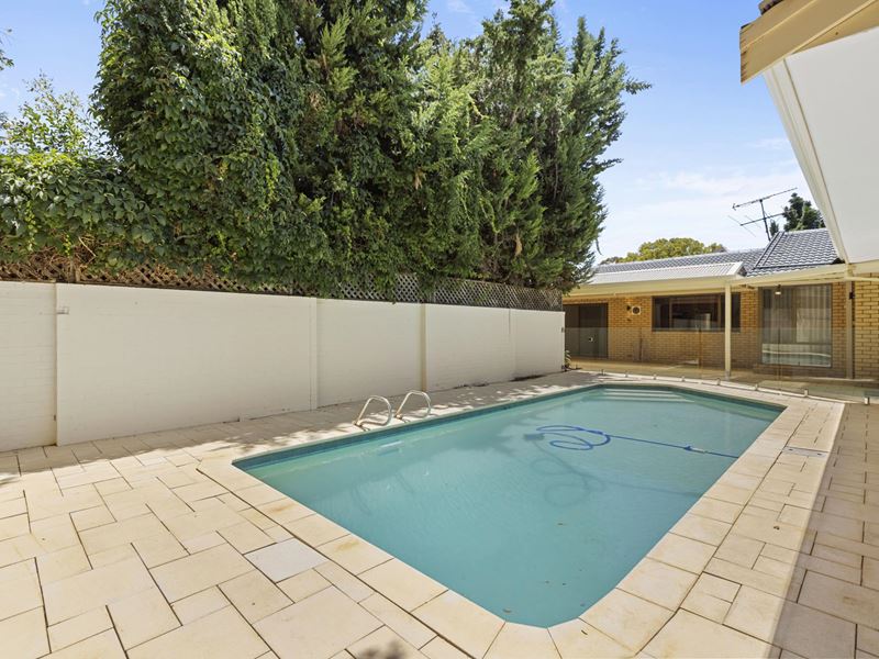 12 Loton Road, Dalkeith WA 6009