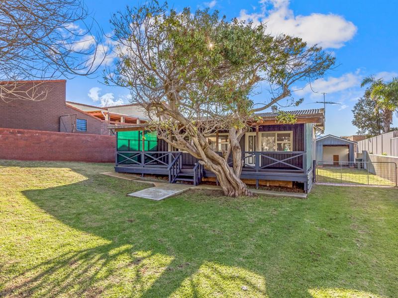 12 View Road, Safety Bay WA 6169