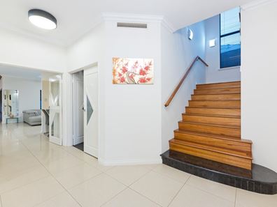 17 Samphire Road, Canning Vale WA 6155