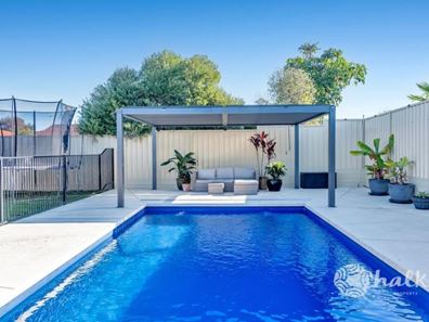 32 Holcombe Road, Warnbro WA 6169