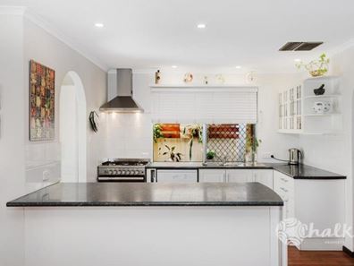 32 Holcombe Road, Warnbro WA 6169