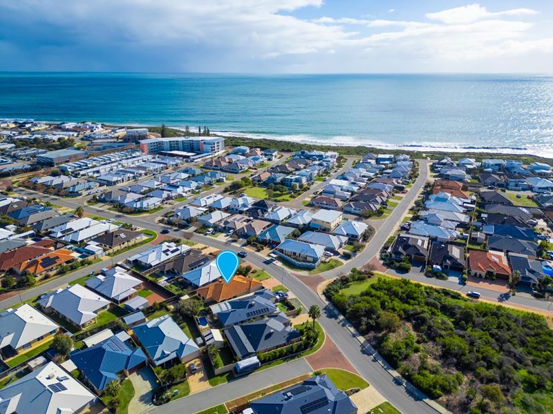 217 Peelwood Parade, Halls Head WA 6210