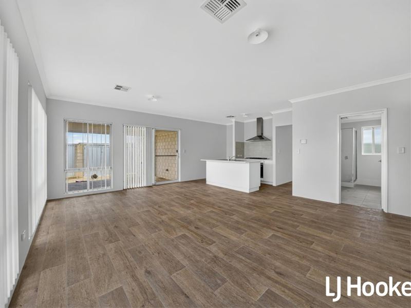 21 Azzurra Loop, Two Rocks